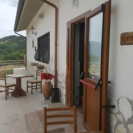 La Luna Nel Pozzo Farm stay *